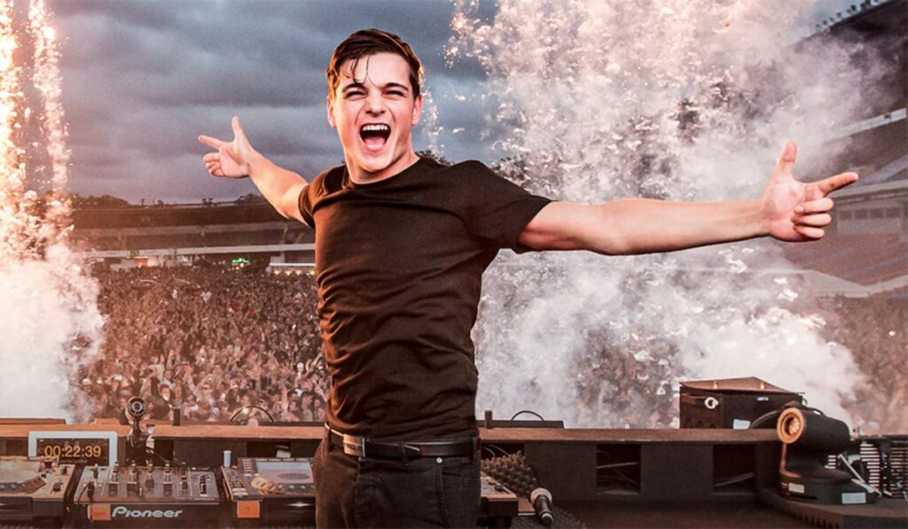 Martin Garrix playing live